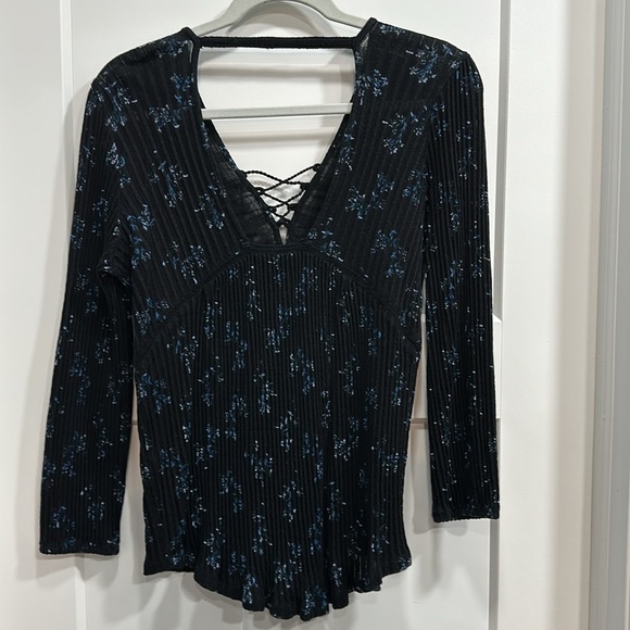 Lucky Long Sleeve Top Size Medium - Picture 4 of 10